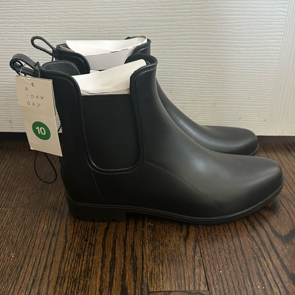 A New Day rain boots - Picture 2 of 2